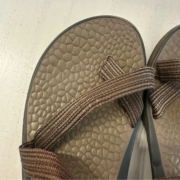 Chaco Mens Brown Eco Tread Non Marking Toe Loop Adjustable Strap Shoes Sz 10 GUC - Picture 4 of 11